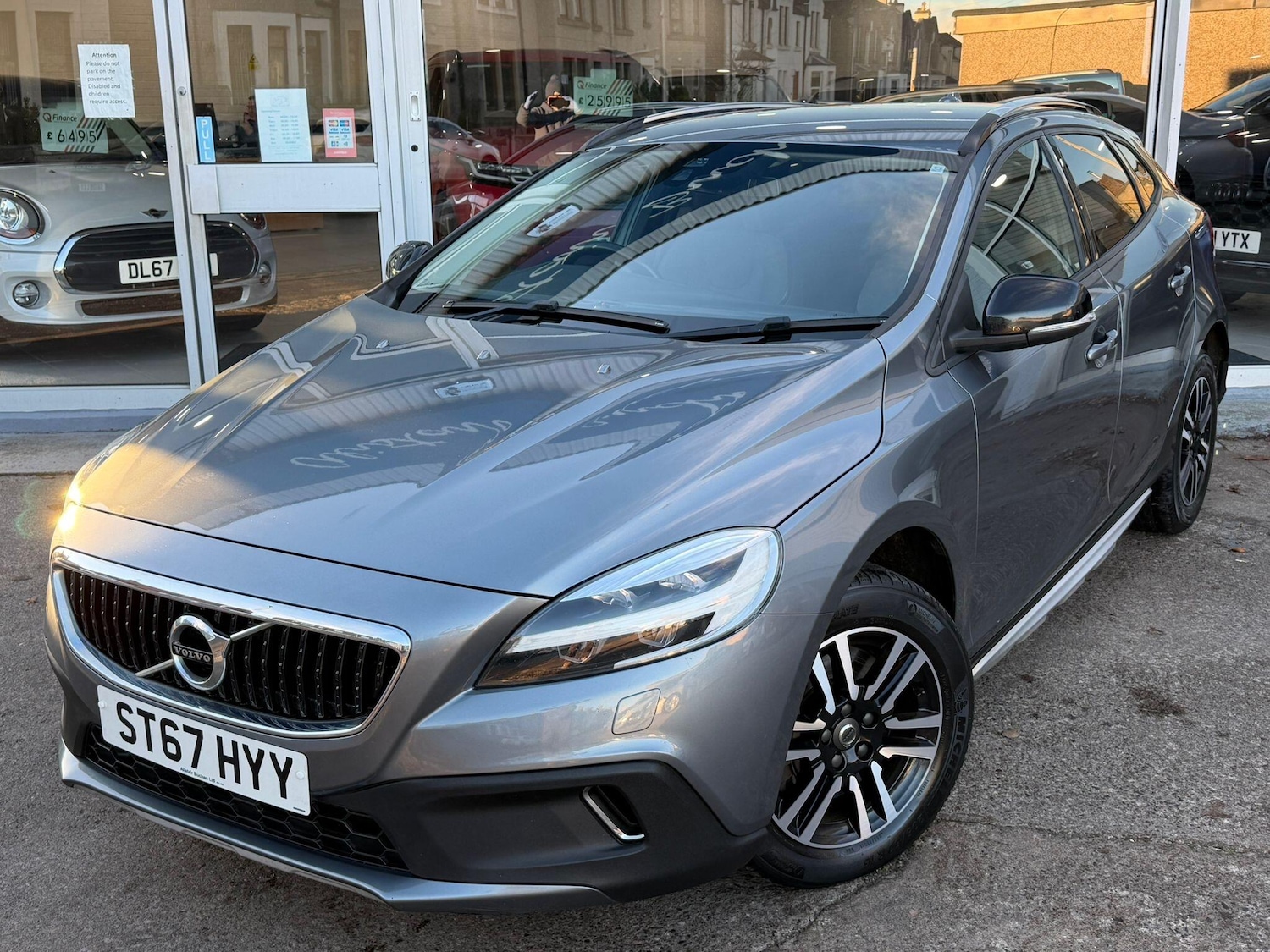 Used Volvo V40 2017 for sale - 76644604: Photo 5
