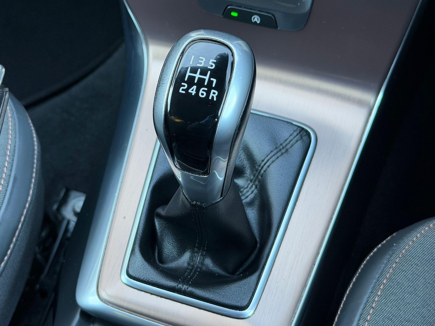 Used Volvo V40 2017 for sale - 76644604: Photo 6