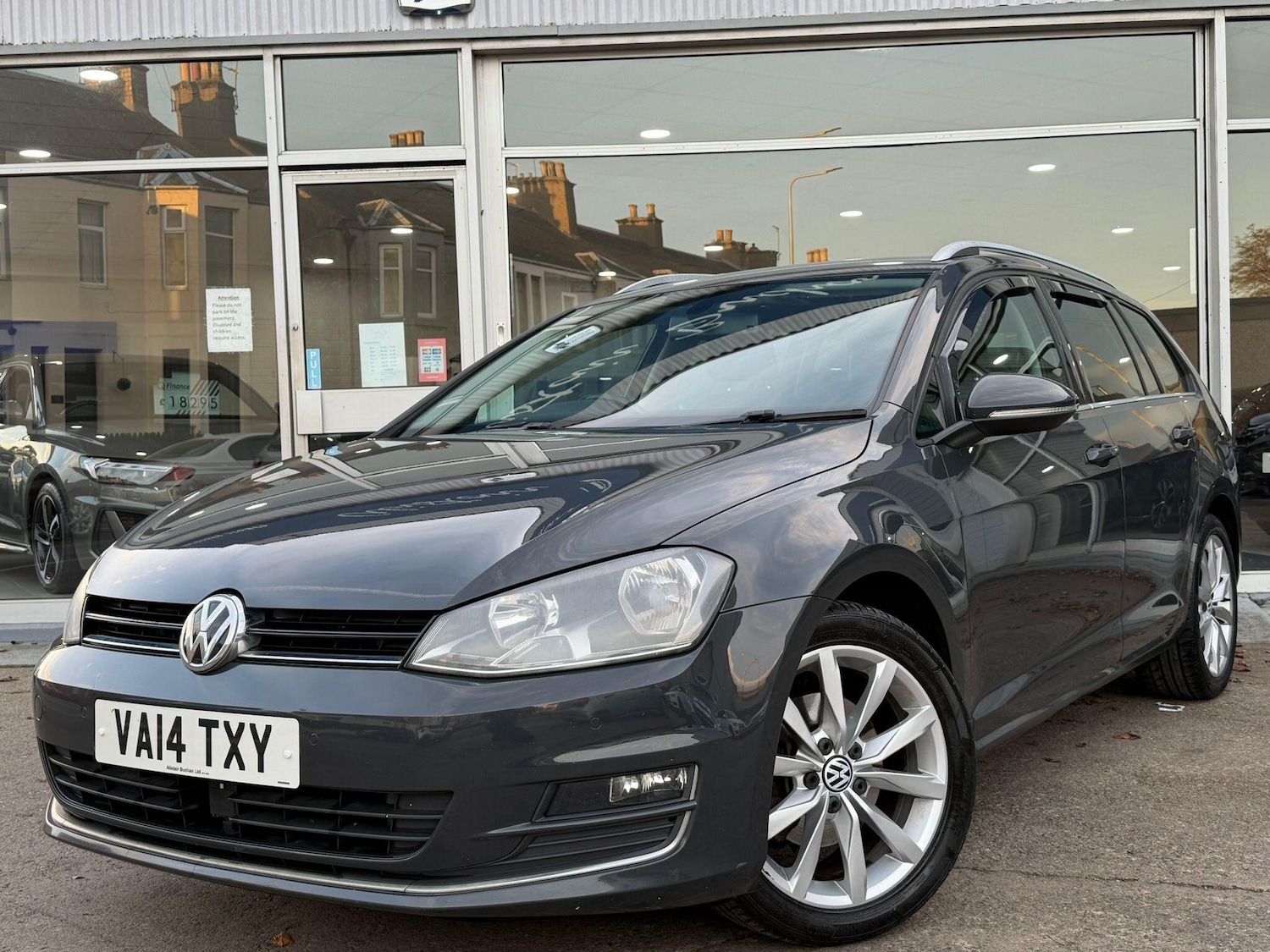Used Volkswagen Golf 2014 for sale - 76647496: Photo 1