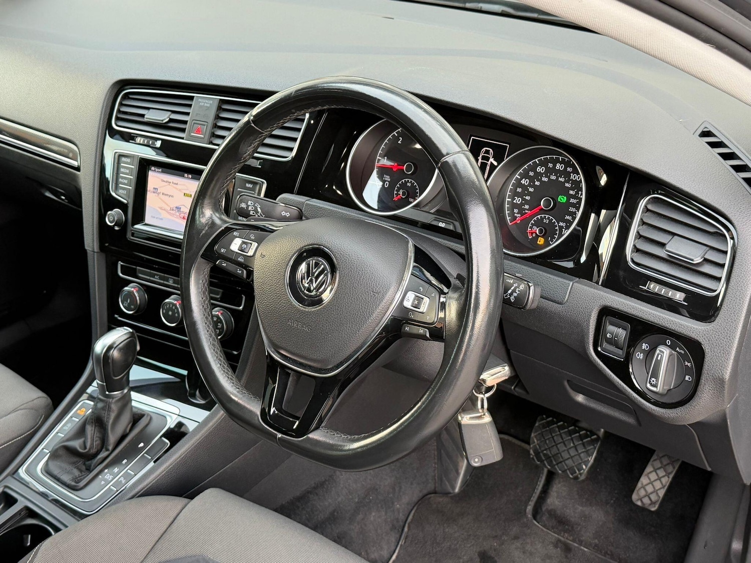 Used Volkswagen Golf 2014 for sale - 76647496: Photo 33