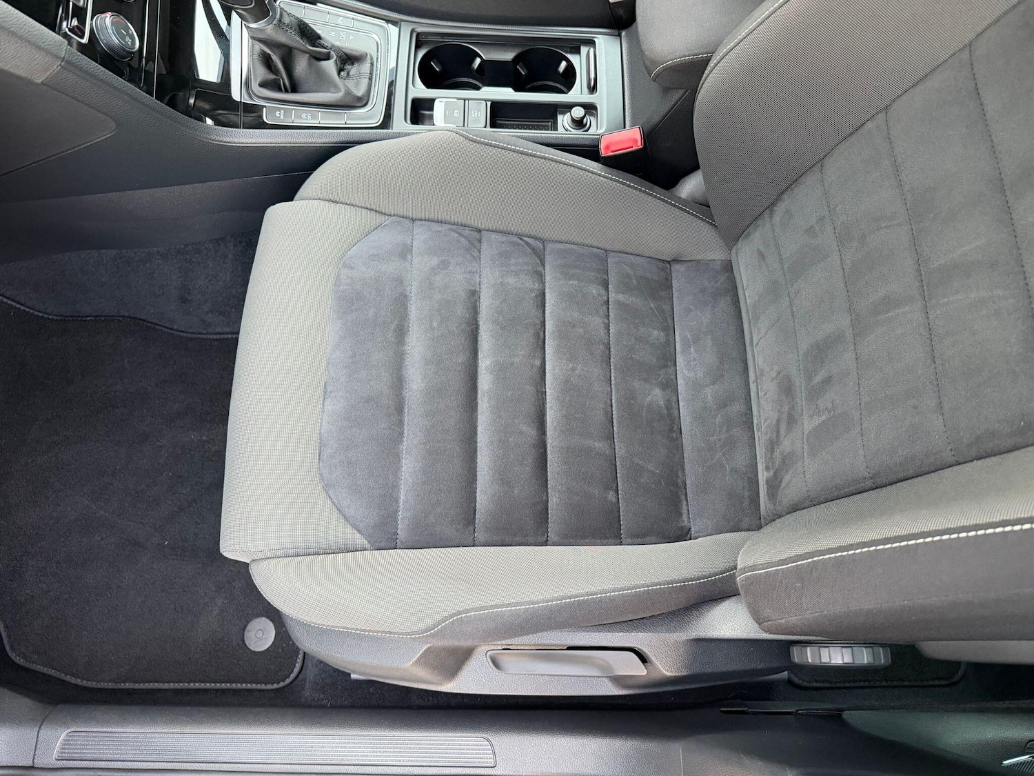 Used Volkswagen Golf 2014 for sale - 76647496: Photo 34