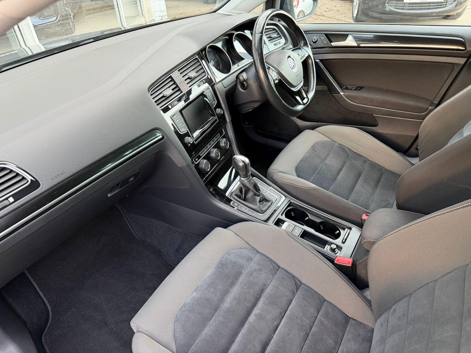 Used Volkswagen Golf 2014 for sale - 76647496: Photo 35