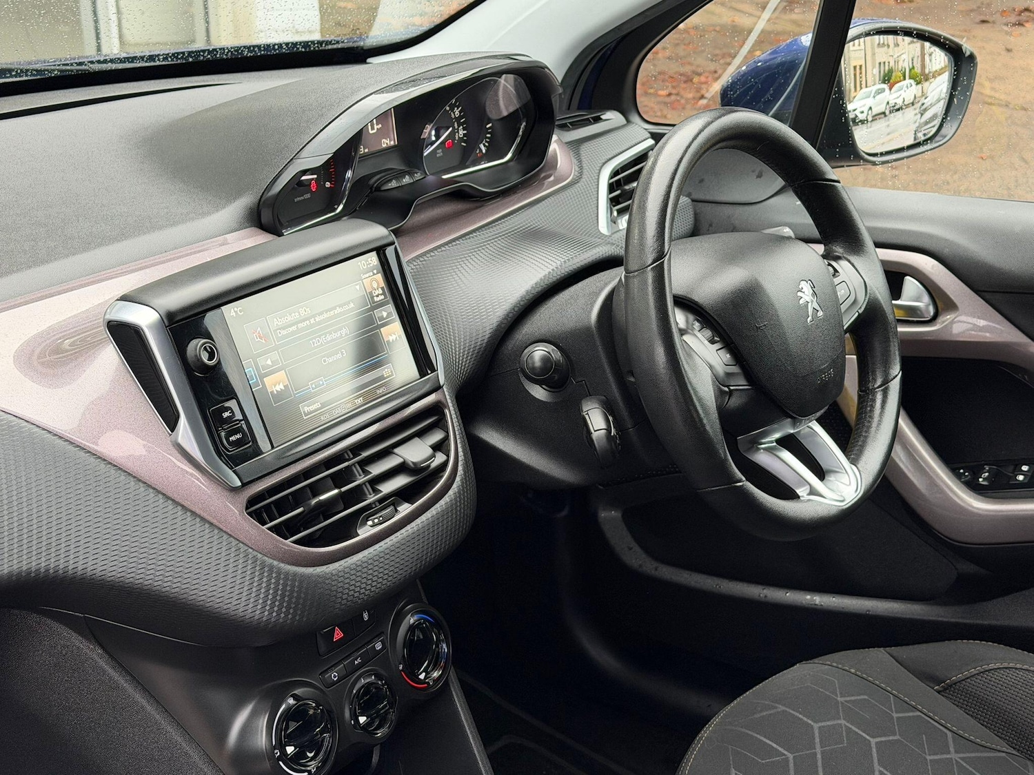 Used Peugeot 2008 2015 for sale - 76801859: Photo 6