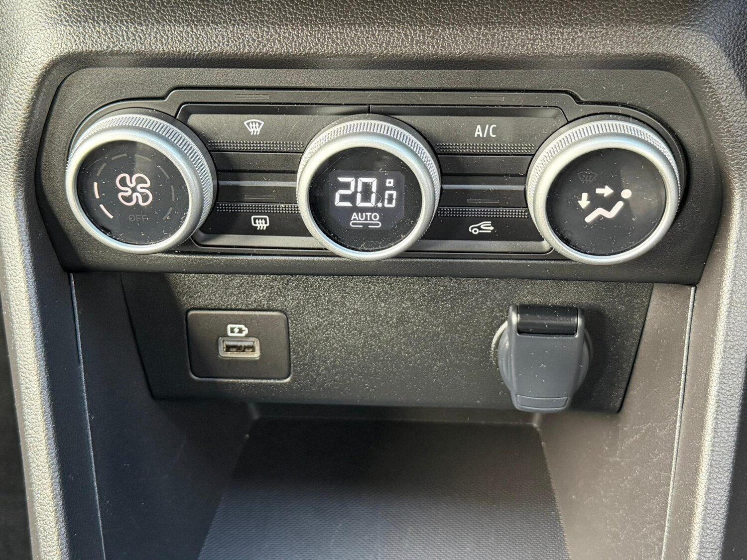 Used Dacia Sandero Stepway 2023 for sale - 76647475: Photo 15