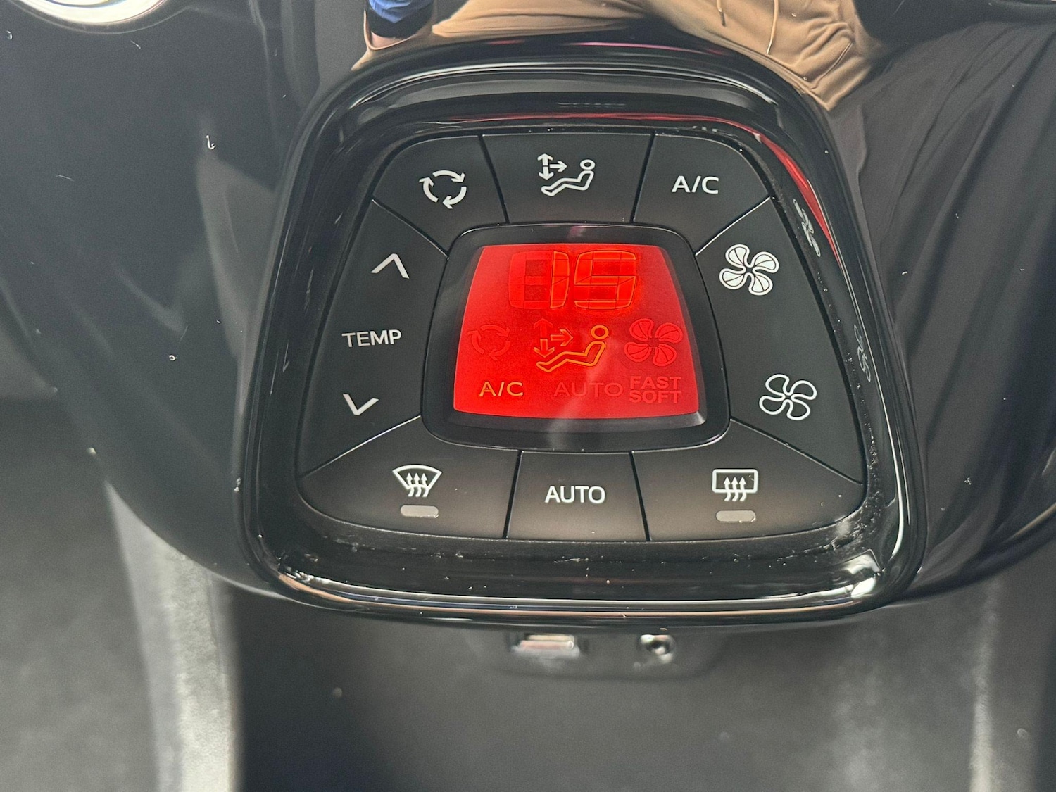 Used Toyota AYGO for sale - 76996640: Photo 24