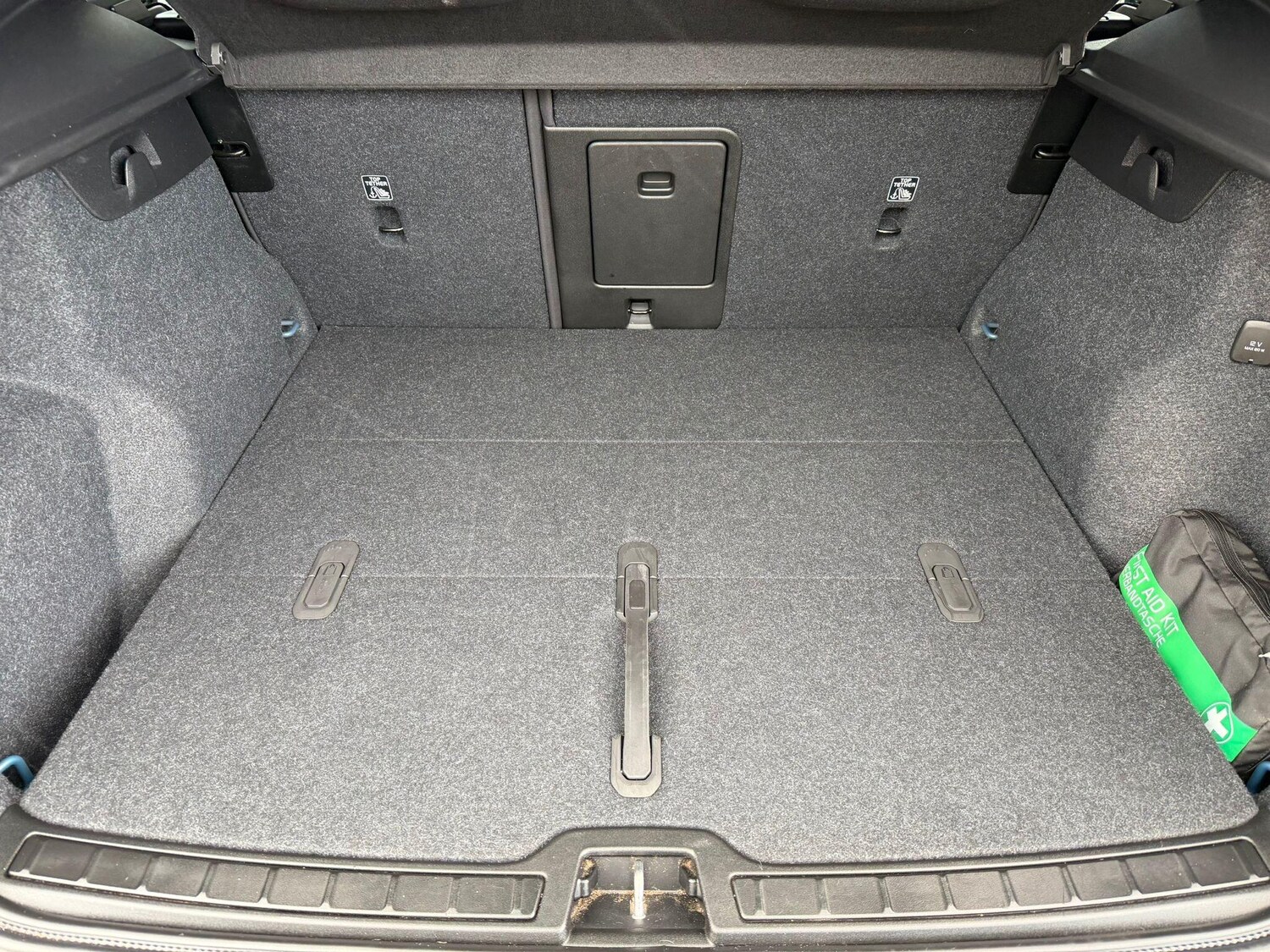 Used Volvo XC40 2023 for sale - 77839501: Photo 24