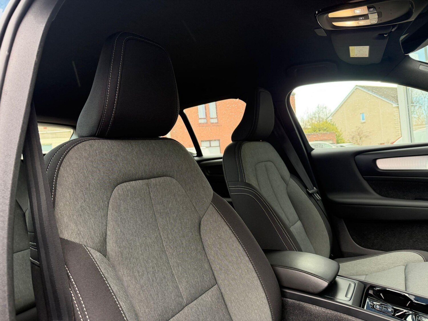 Used Volvo XC40 2023 for sale - 77839501: Photo 8