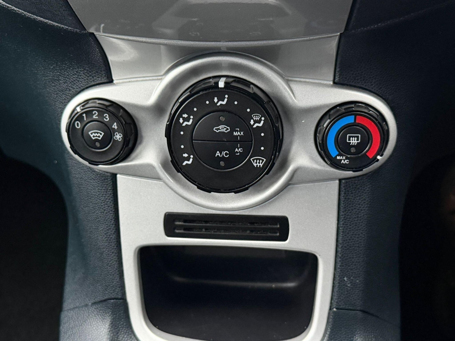 Used Ford Fiesta 2012 for sale - 77395987: Photo 14