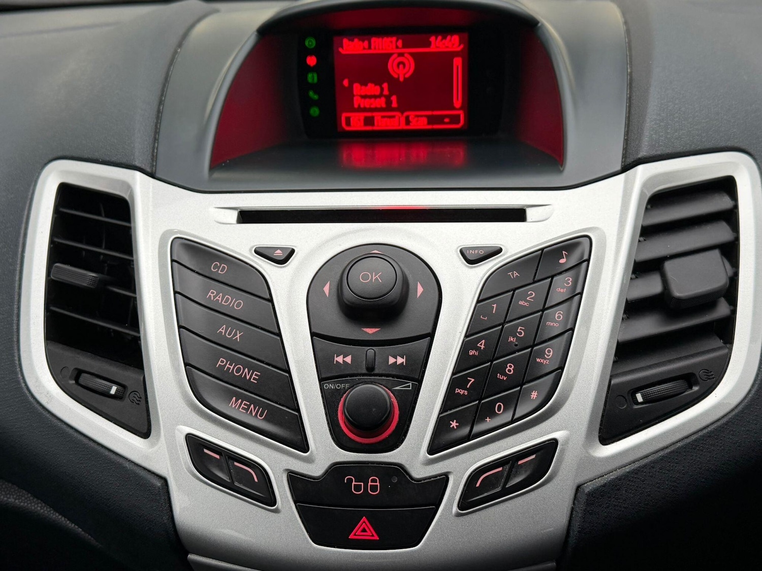 Used Ford Fiesta 2012 for sale - 77395987: Photo 20