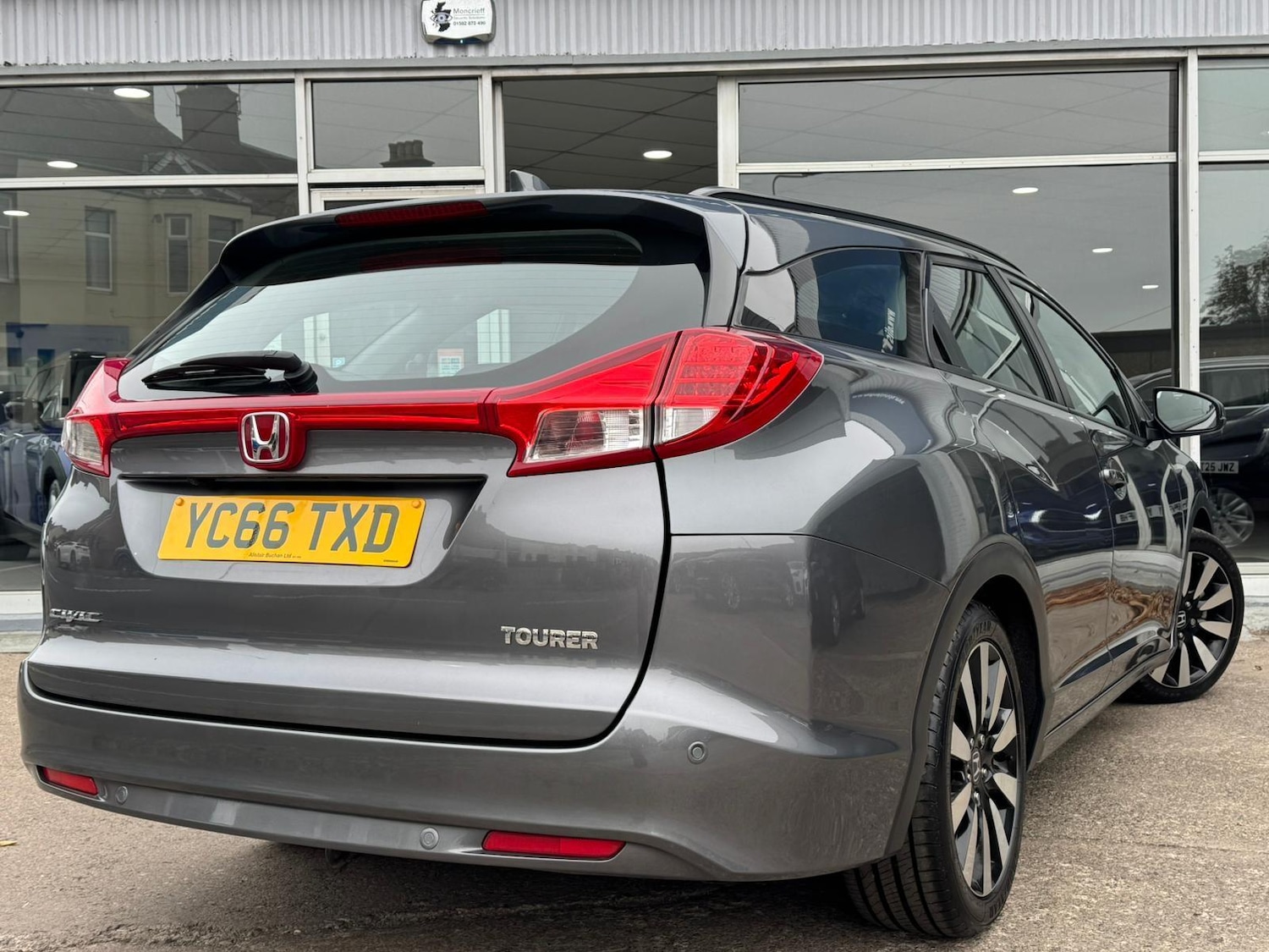 Used Honda Civic 2016 for sale - 76647586: Photo 3