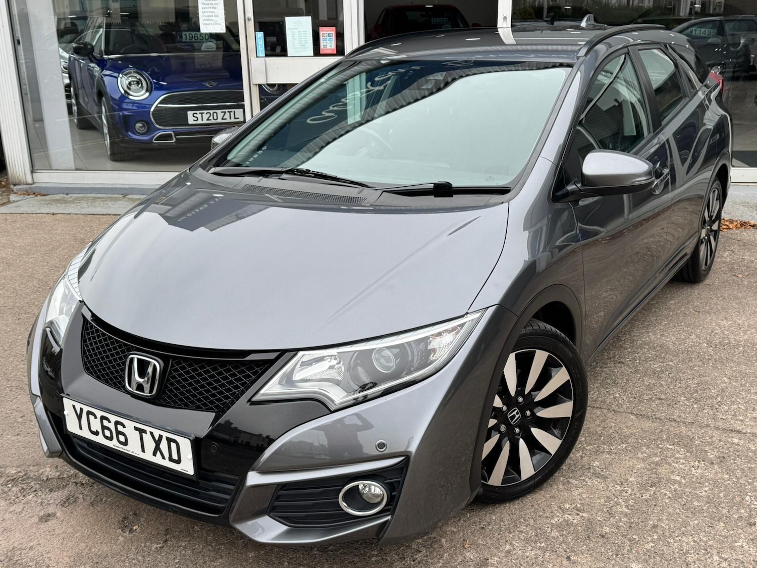 Used Honda Civic 2016 for sale - 76647586: Photo 5