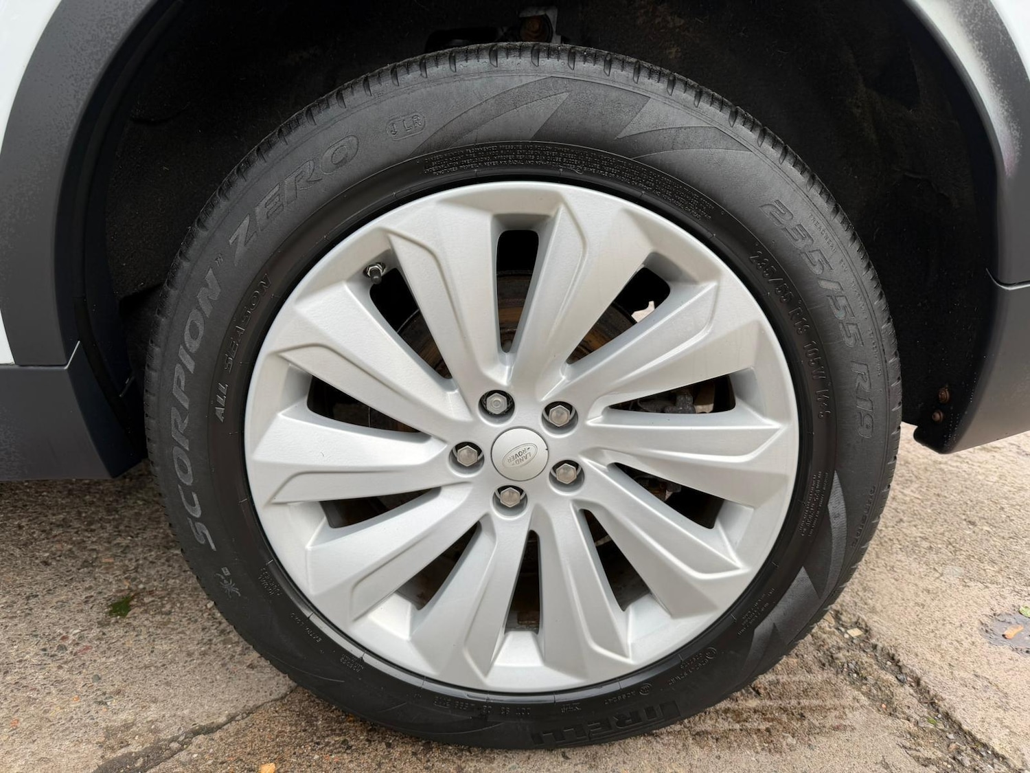 Used Land Rover Discovery Sport 2020 for sale - 76992170: Photo 25