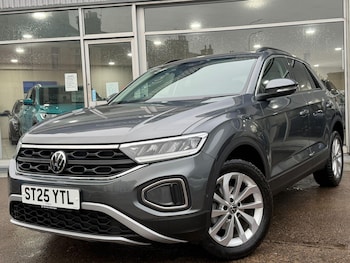 Used Volkswagen T-Roc 2025 for sale - 77386537: Photo