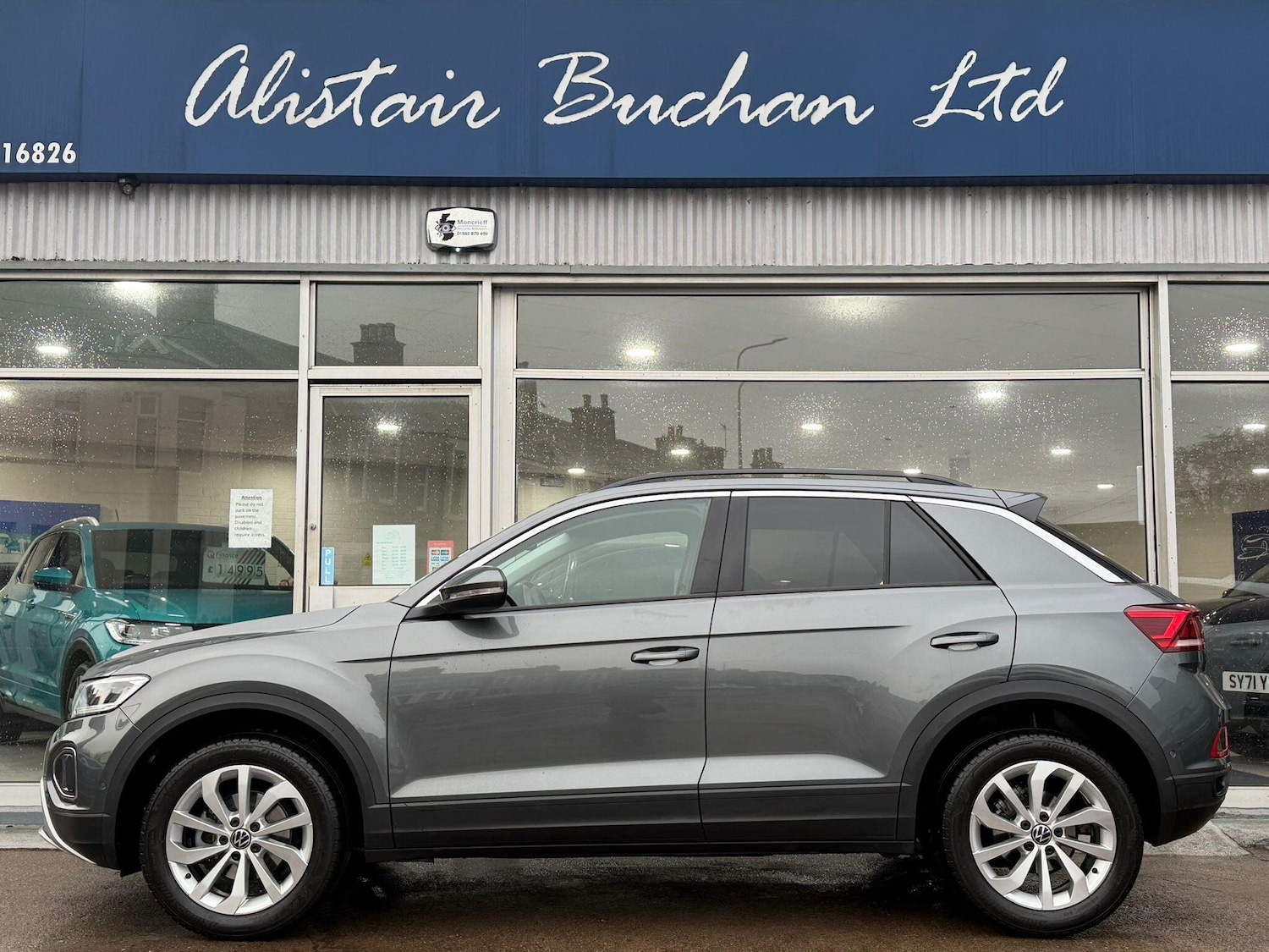 Used Volkswagen T-Roc 2025 for sale - 77386537: Photo 2