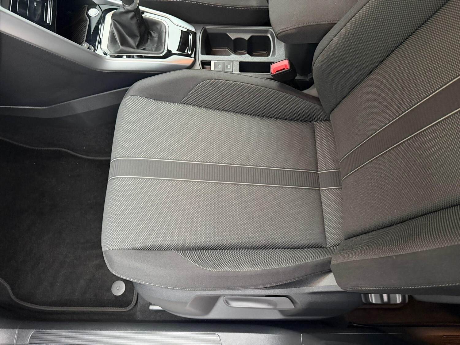 Used Volkswagen T-Roc 2025 for sale - 77386537: Photo 24