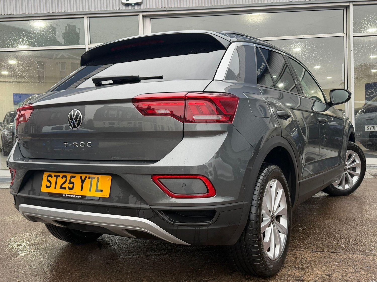Used Volkswagen T-Roc 2025 for sale - 77386537: Photo 3