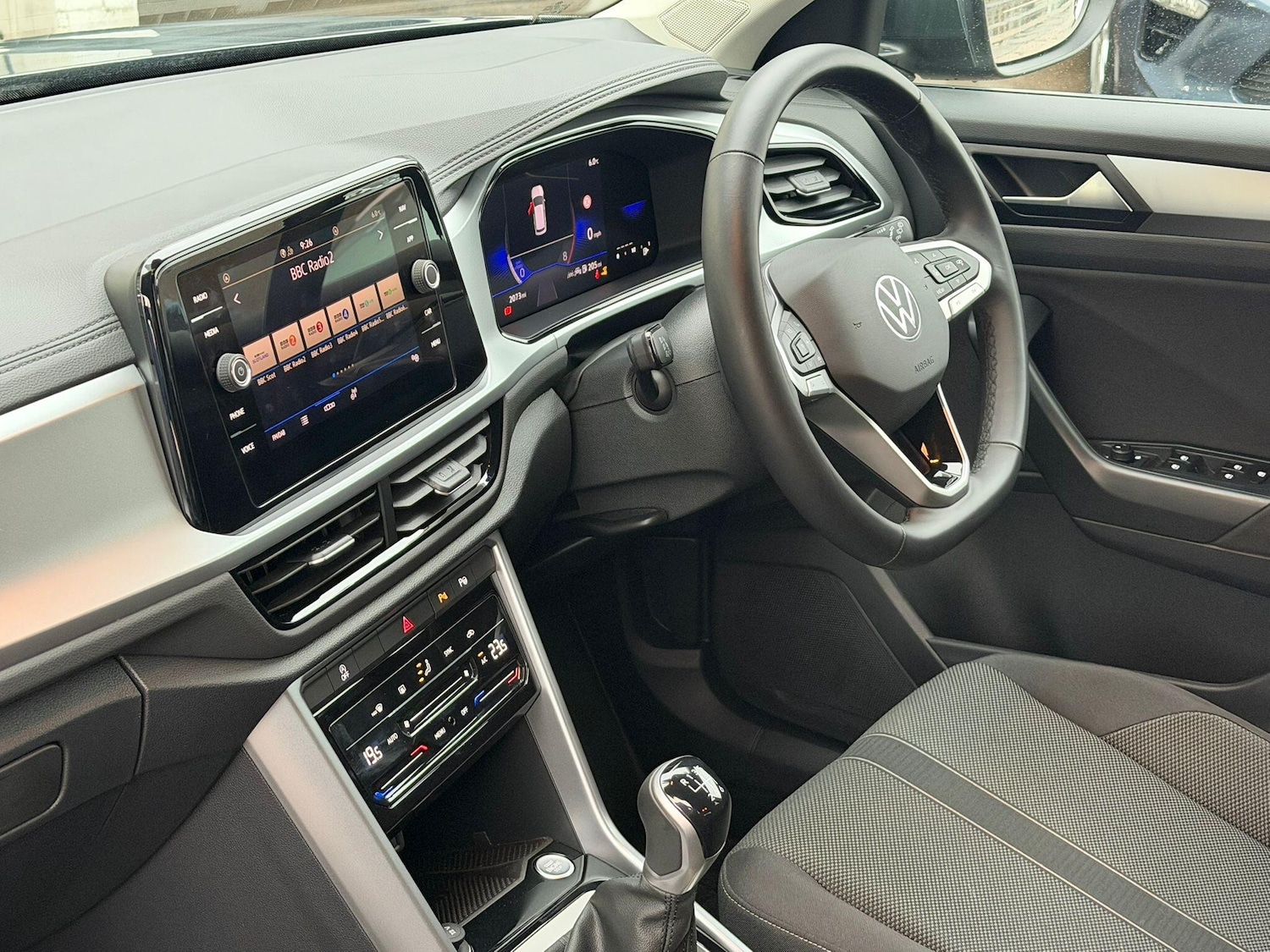 Used Volkswagen T-Roc 2025 for sale - 77386537: Photo 5