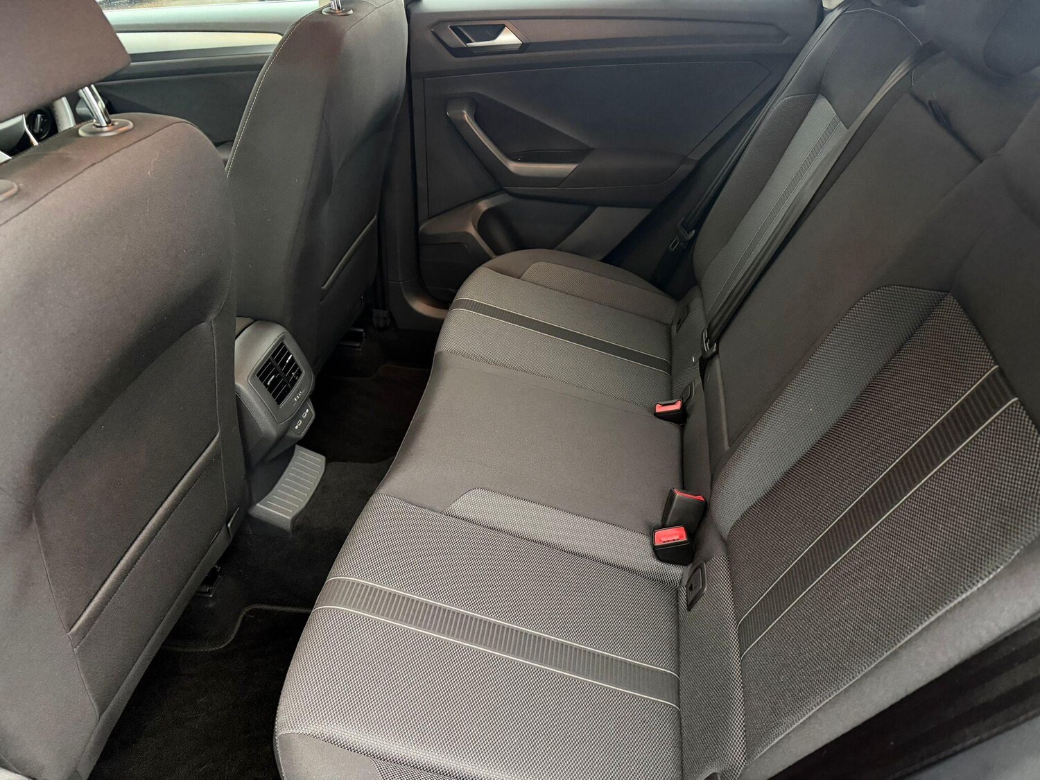 Used Volkswagen T-Roc 2025 for sale - 77386537: Photo 9