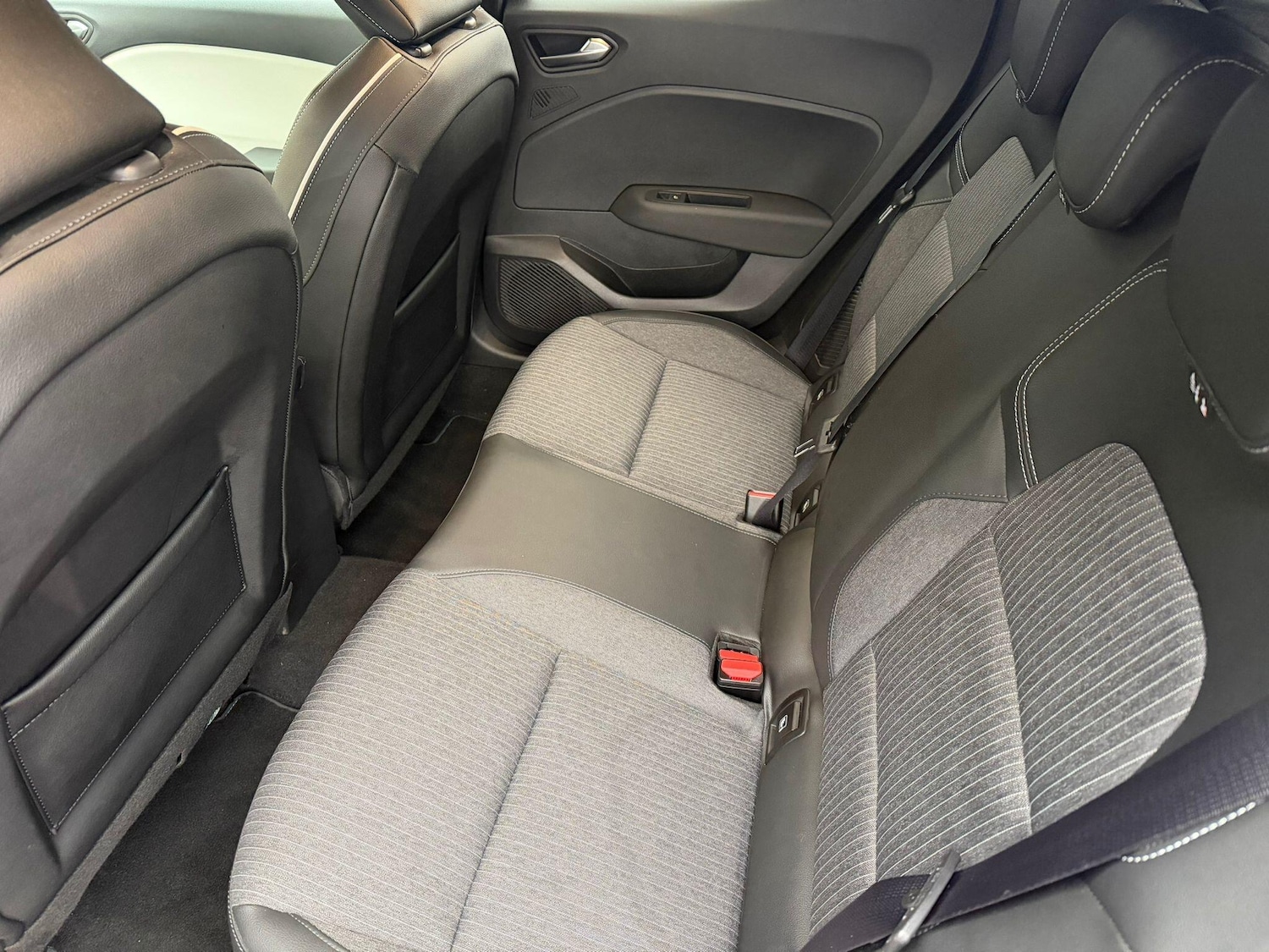 Used Renault Clio 2023 for sale - 77411533: Photo 10