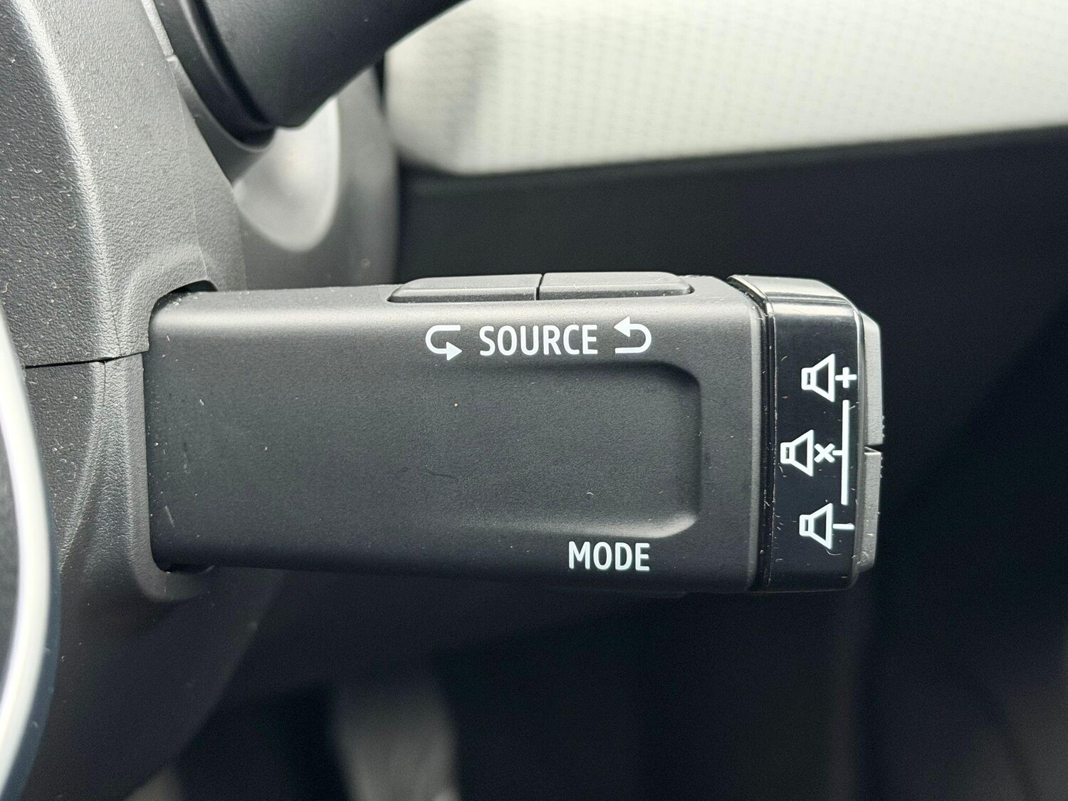 Used Renault Clio 2023 for sale - 77411533: Photo 12