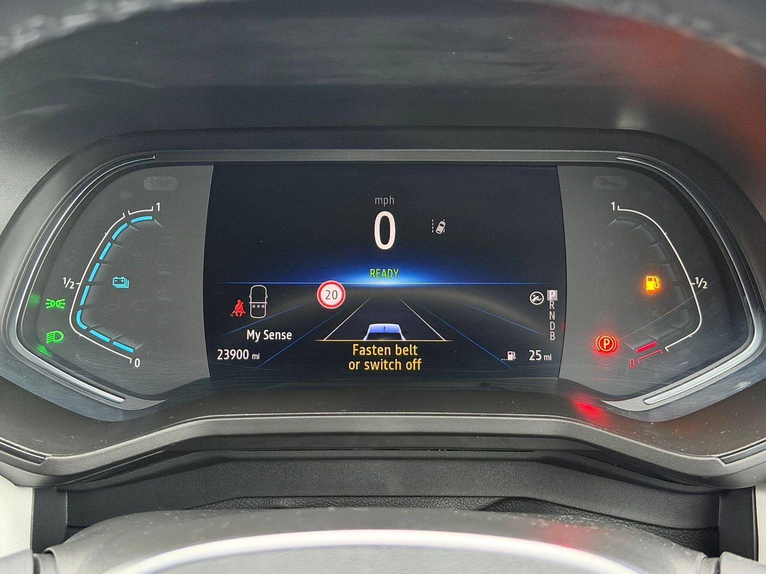 Used Renault Clio 2023 for sale - 77411533: Photo 23