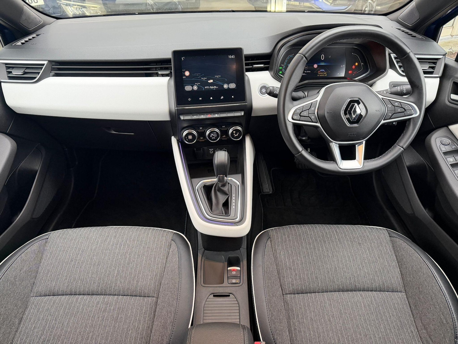 Used Renault Clio 2023 for sale - 77411533: Photo 8