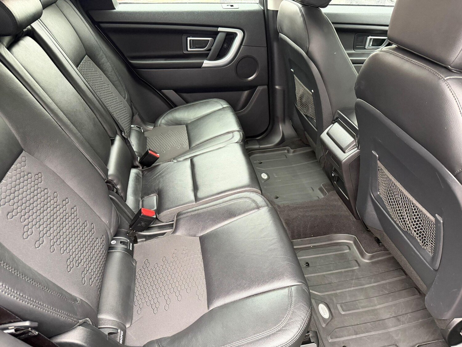 Used Land Rover Discovery Sport 2016 for sale - 76647592: Photo 11