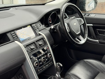 Used Land Rover Discovery Sport 2016 for sale - 76647592: Photo