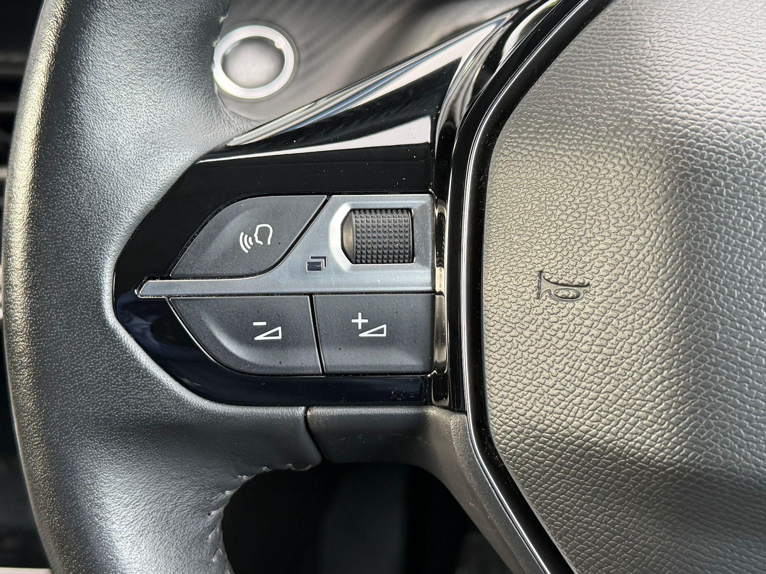 Used Peugeot 208 for sale - 77559839: Photo 15