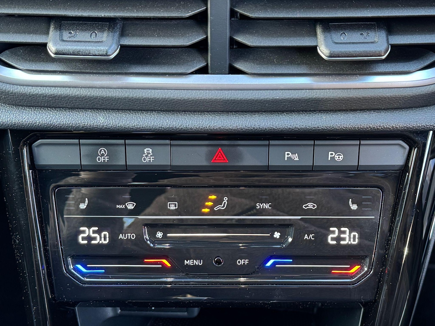 Used Volkswagen T-Roc 2022 for sale - 76647523: Photo 19