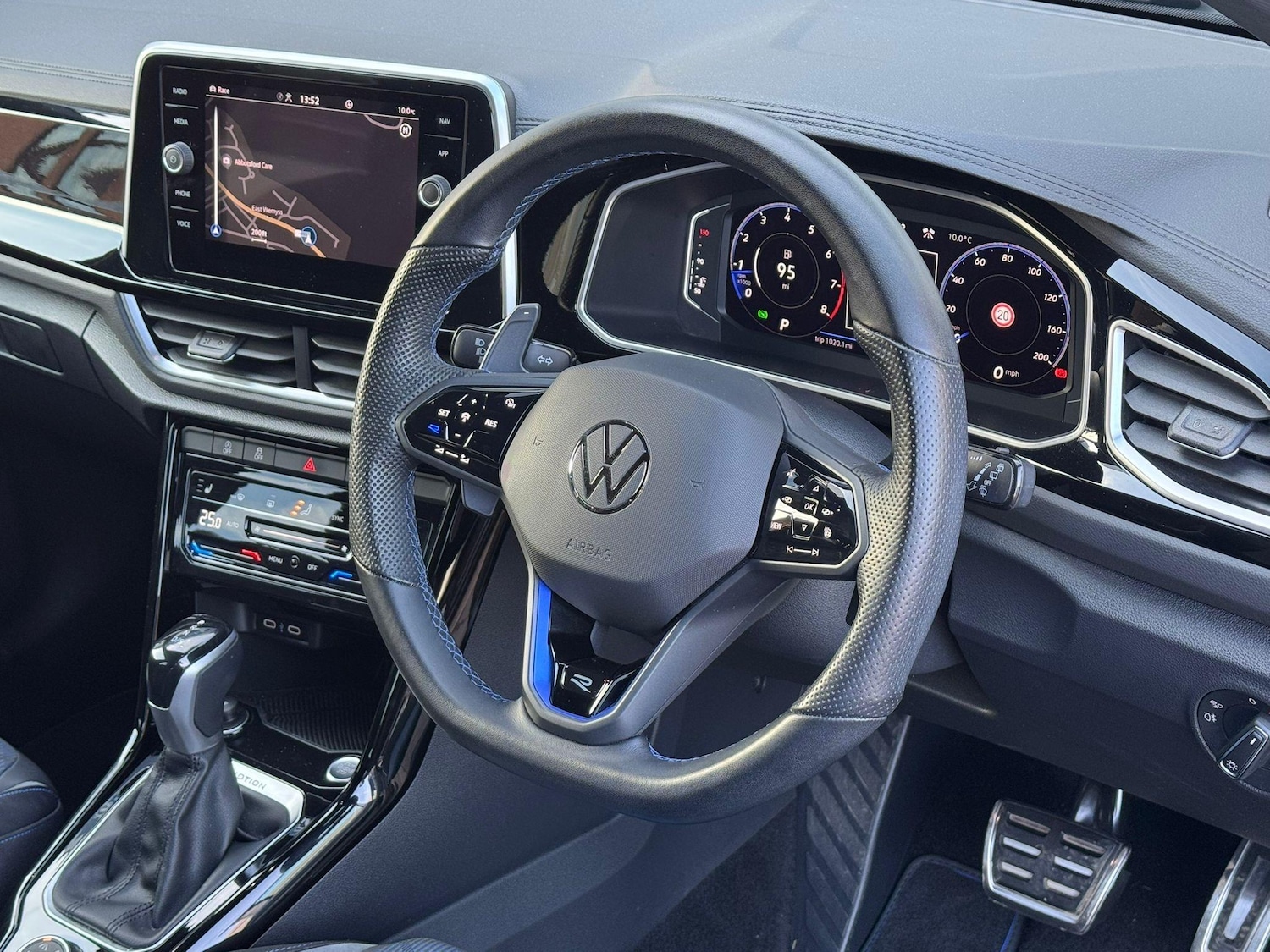 Used Volkswagen T-Roc 2022 for sale - 76647523: Photo 25