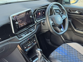 Used Volkswagen T-Roc 2022 for sale - 76647523: Photo