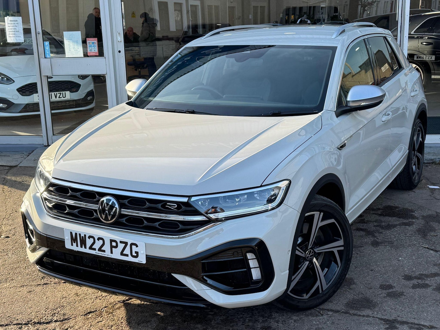 Used Volkswagen T-Roc 2022 for sale - 76647523: Photo 5