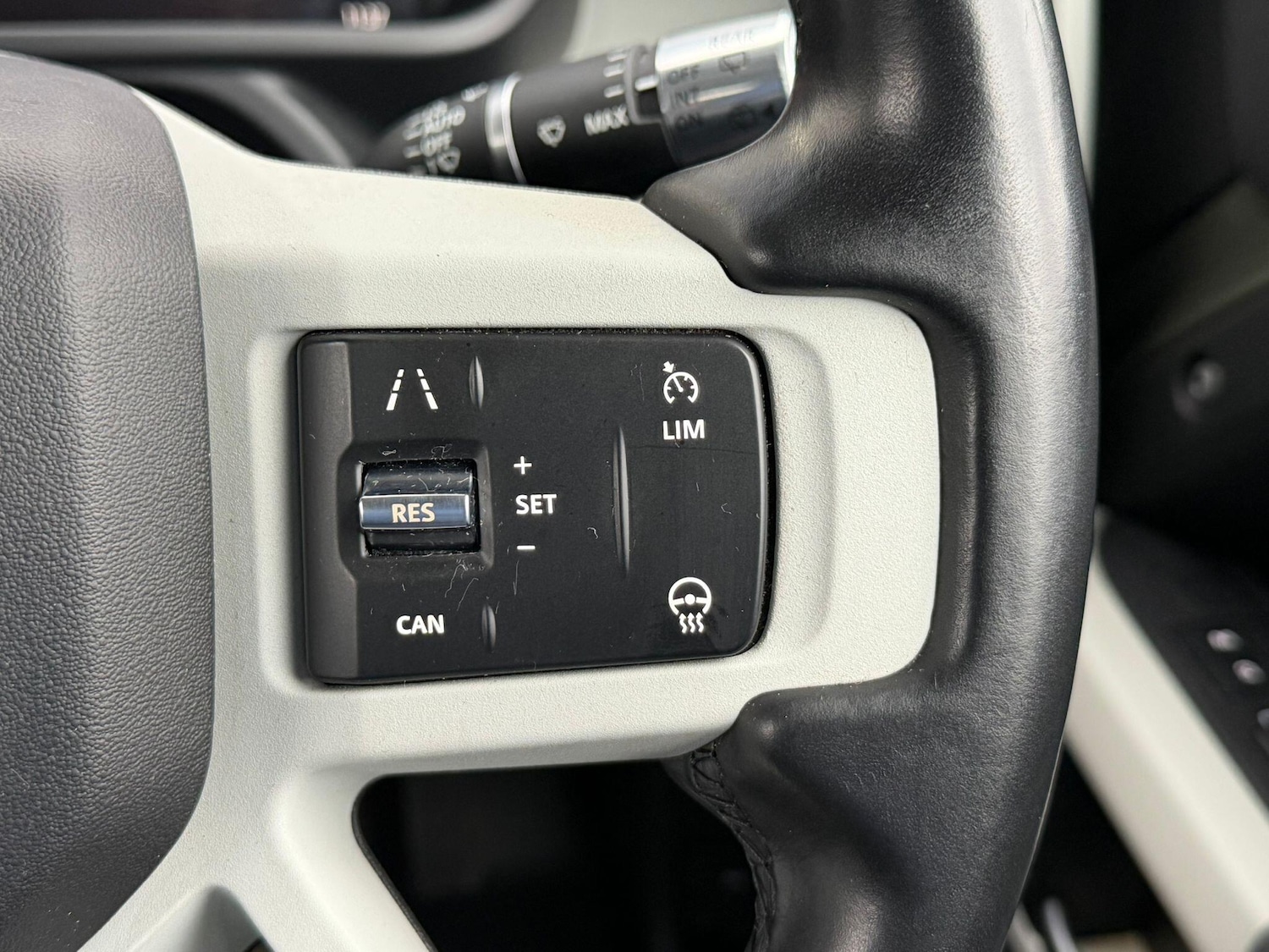 Used Land Rover Defender 2021 for sale - 77426175: Photo 12