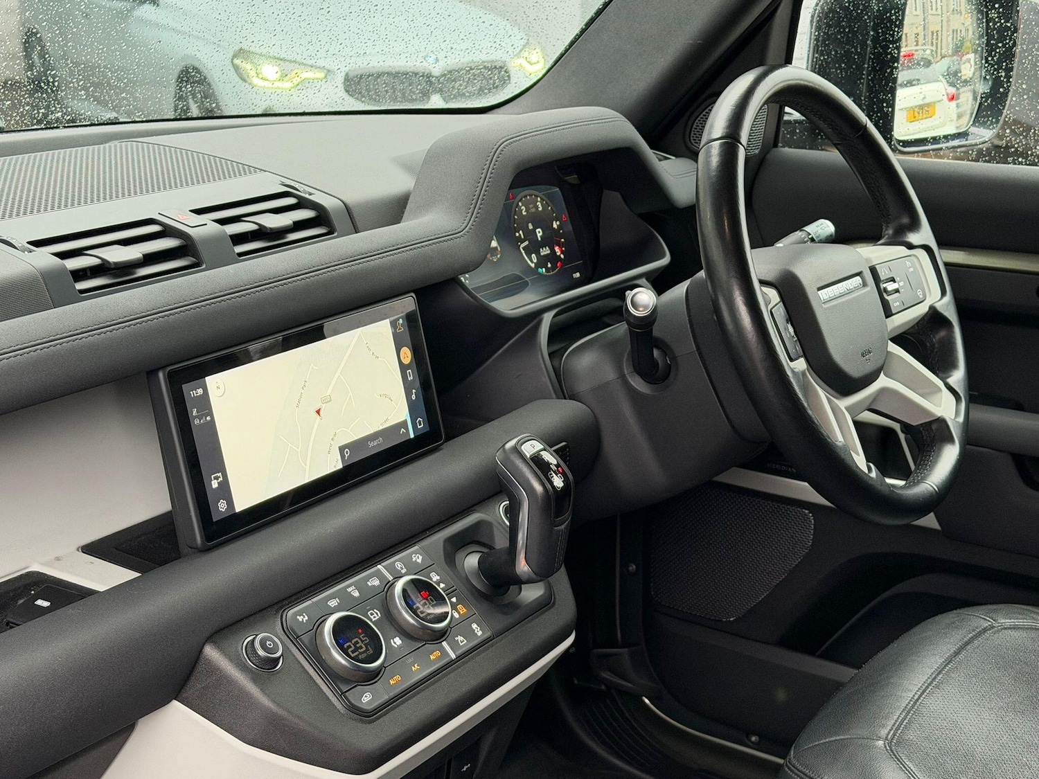 Used Land Rover Defender 2021 for sale - 77426175: Photo 4