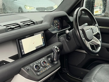 Used Land Rover Defender 2021 for sale - 77426175: Photo