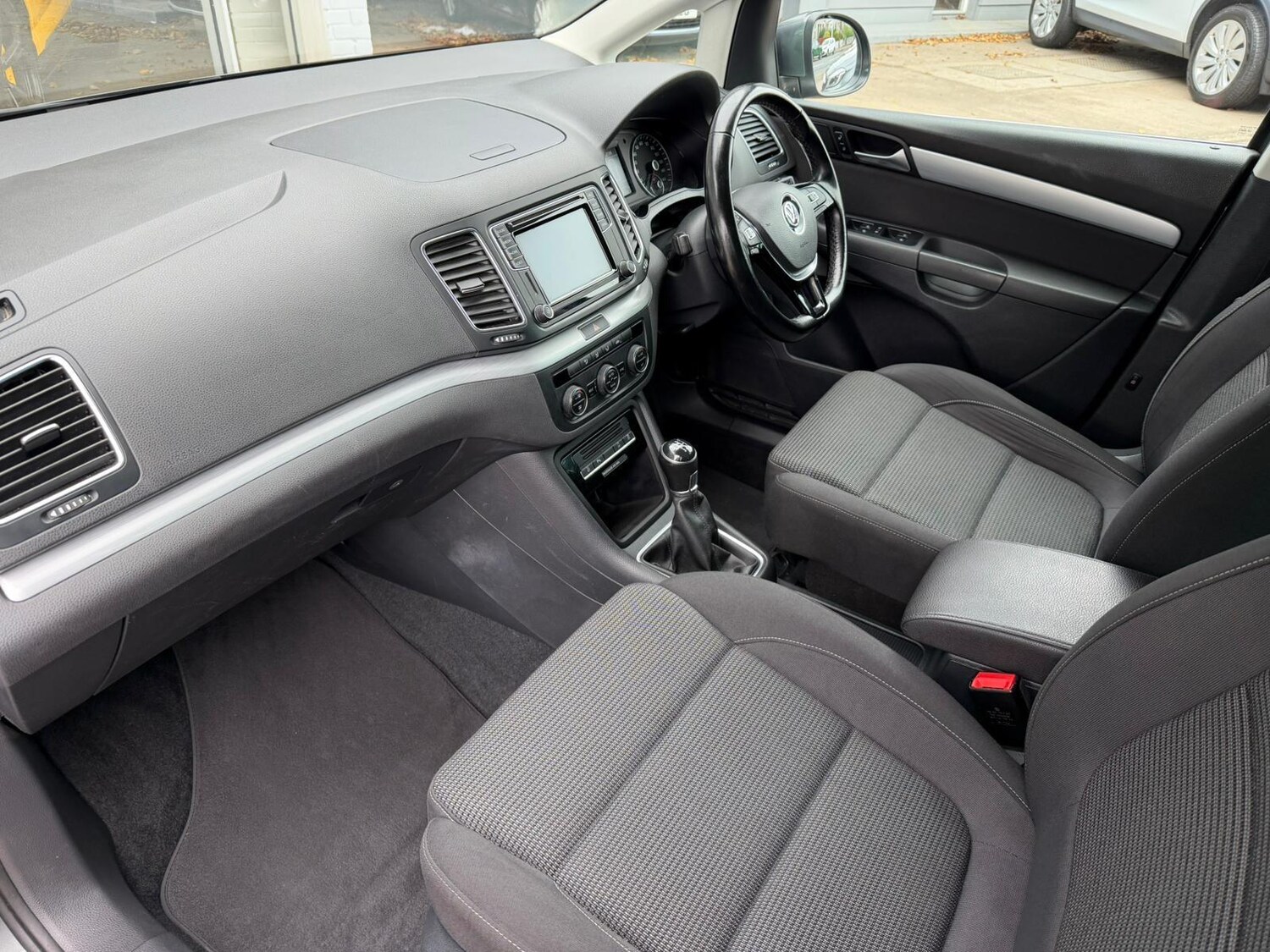 Used Volkswagen Sharan 2017 for sale - 76647491: Photo 36