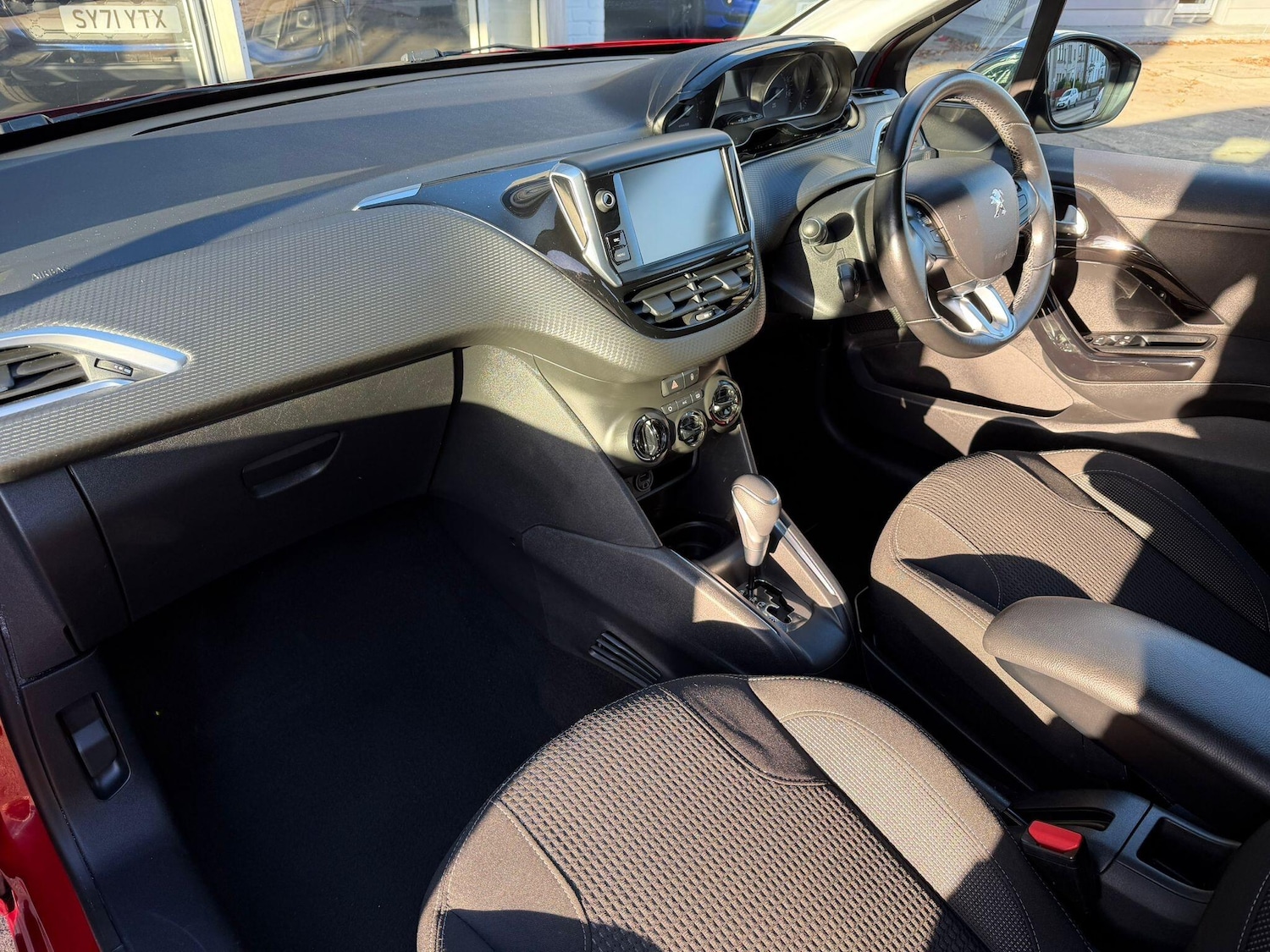 Used Peugeot 208 2017 for sale - 77091140: Photo 6