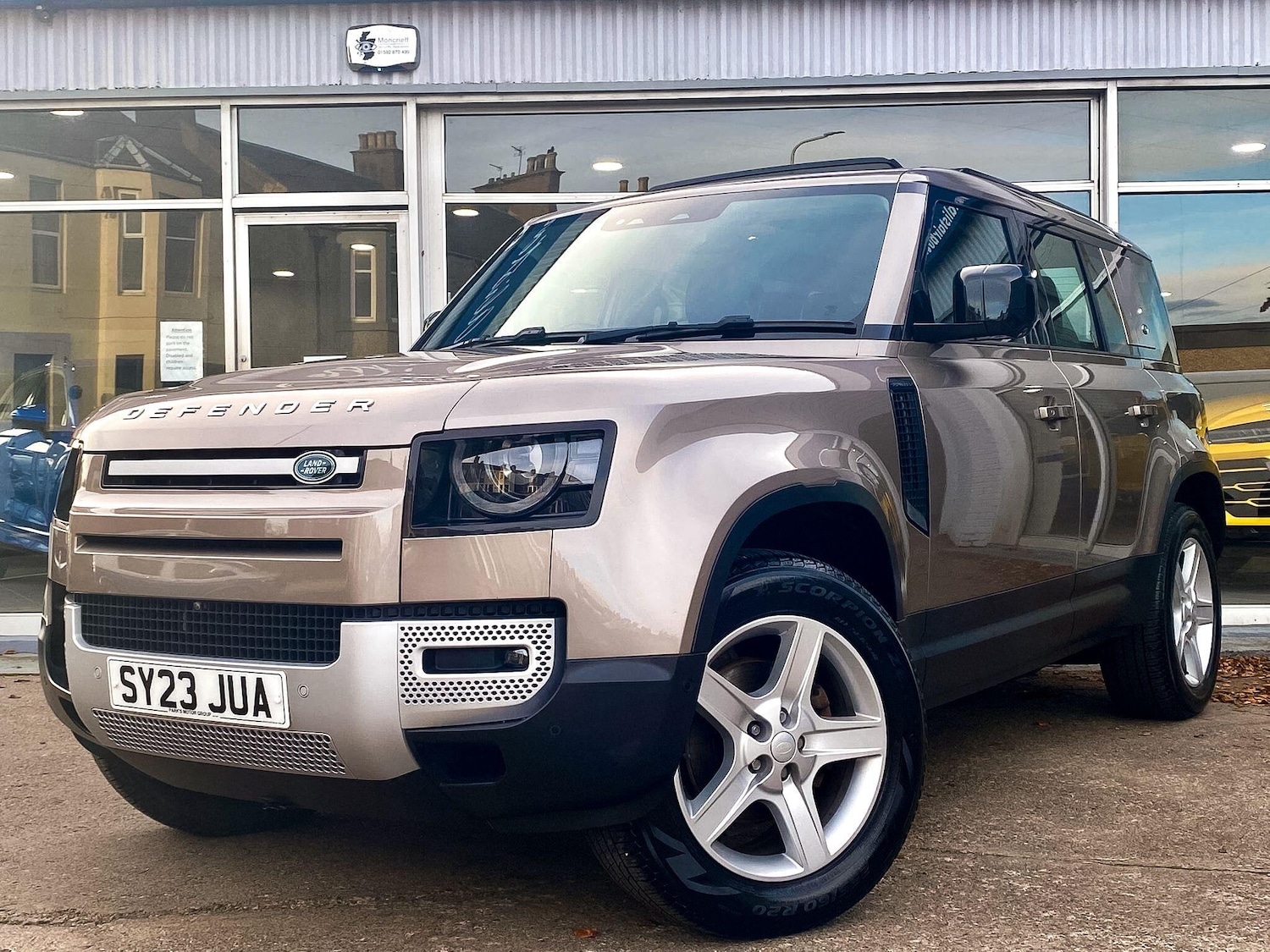 Used Land Rover Defender 2023 for sale - 76647612: Photo 1