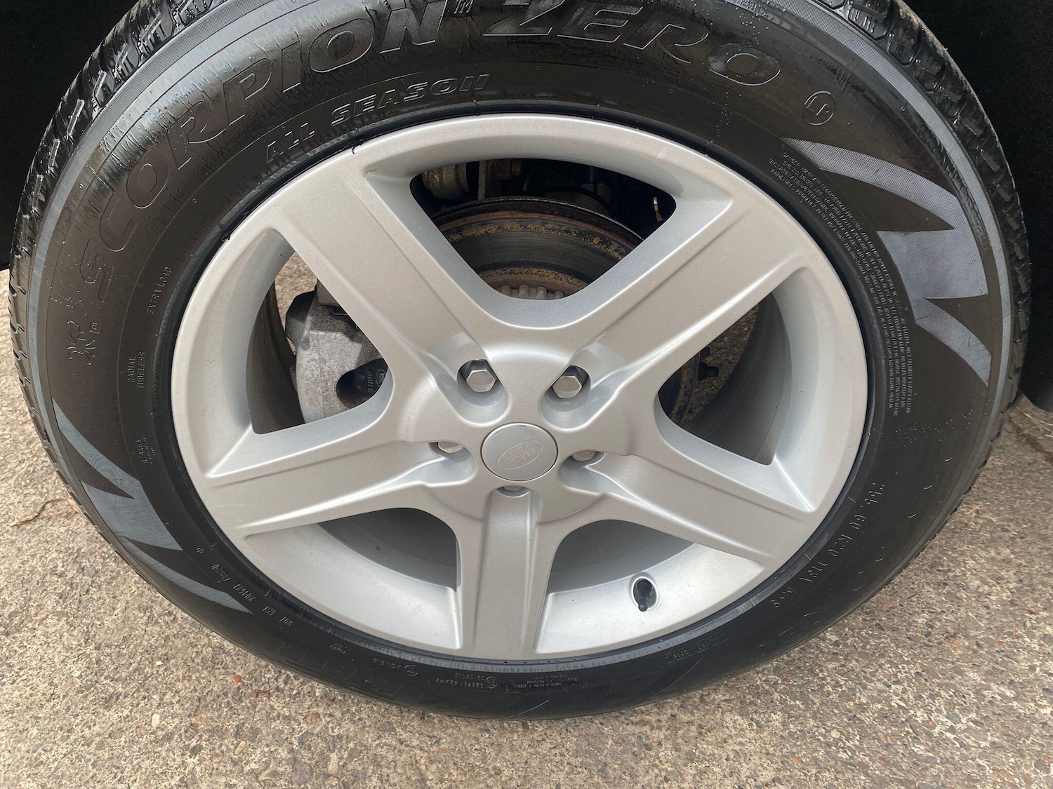 Used Land Rover Defender 2023 for sale - 76647612: Photo 10