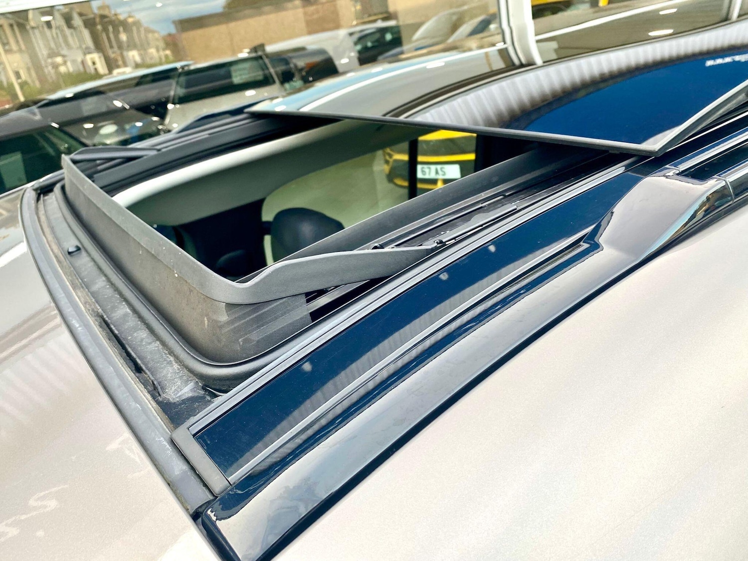 Used Land Rover Defender 2023 for sale - 76647612: Photo 18