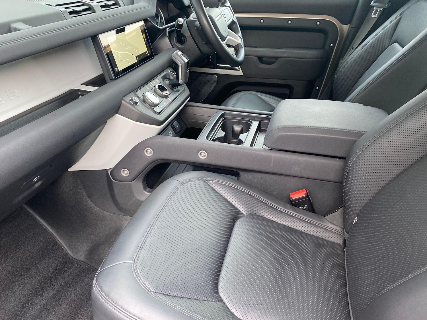 Used Land Rover Defender 2023 for sale - 76647612: Photo 20