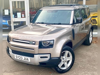 Used Land Rover Defender 2023 for sale - 76647612: Photo