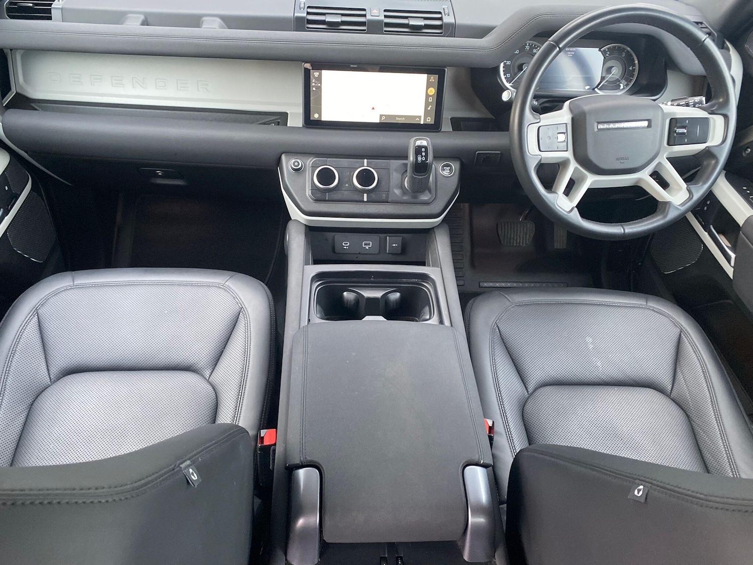 Used Land Rover Defender 2023 for sale - 76647612: Photo 5