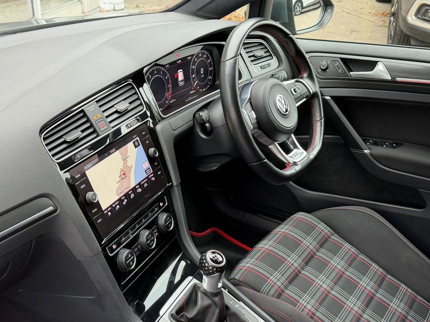 Used Volkswagen Golf 2018 for sale - 76993792: Photo 5