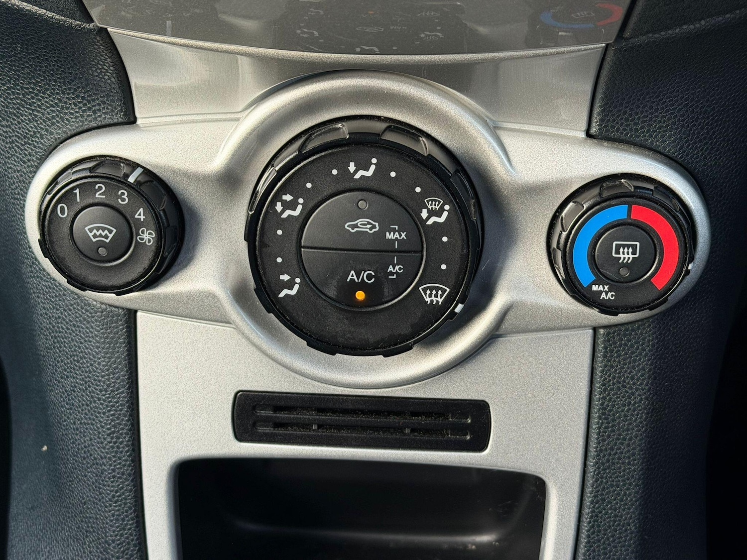 Used Ford Fiesta 2012 for sale - 77131896: Photo 12