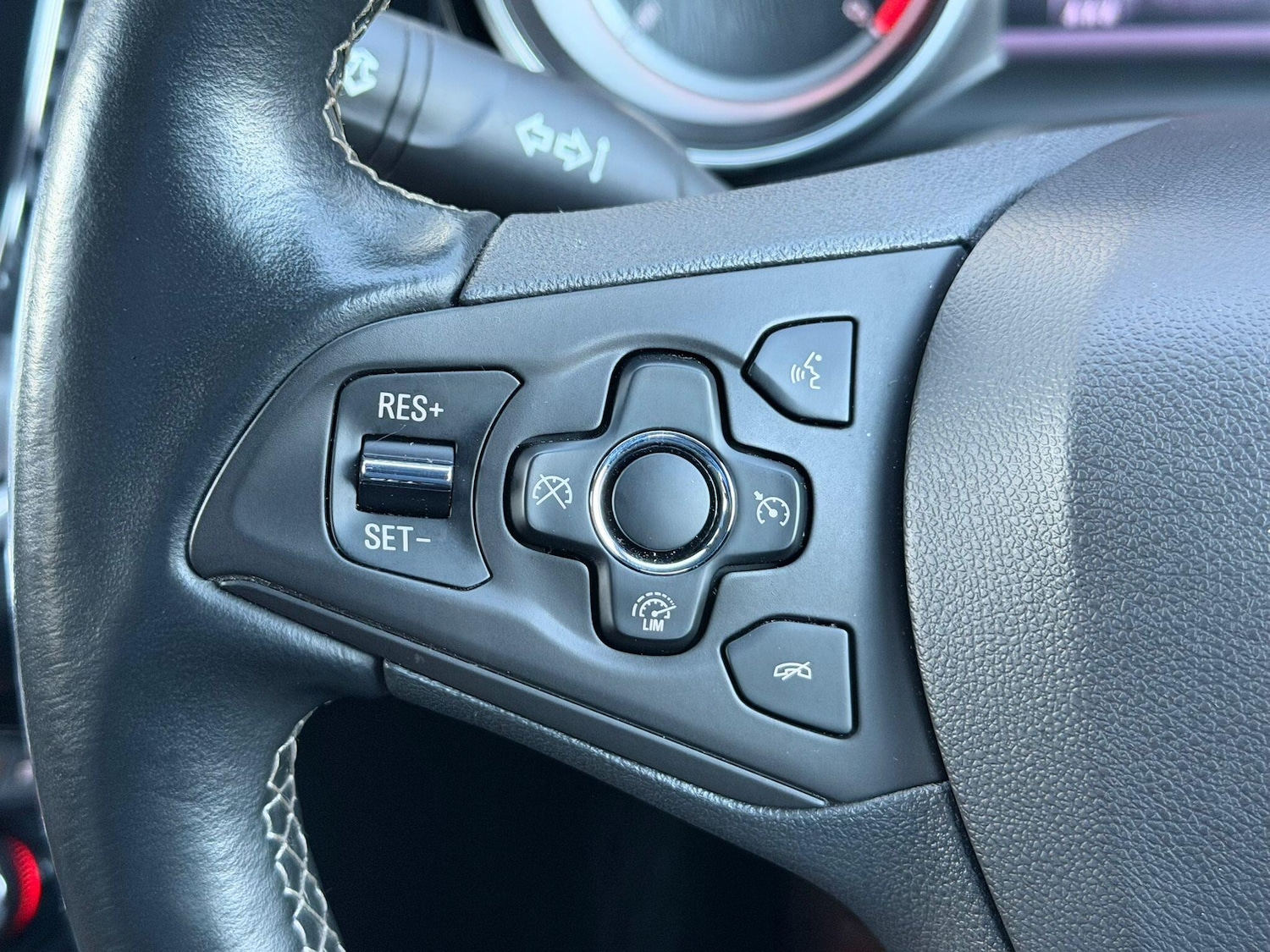 Used Vauxhall Astra 2017 for sale - 76647498: Photo 11