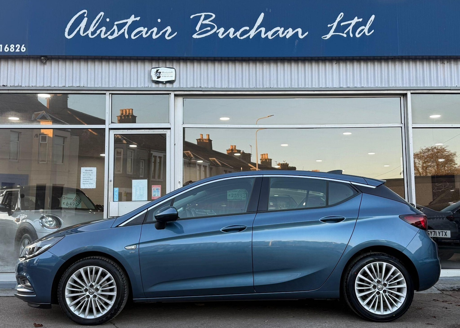 Used Vauxhall Astra 2017 for sale - 76647498: Photo 2