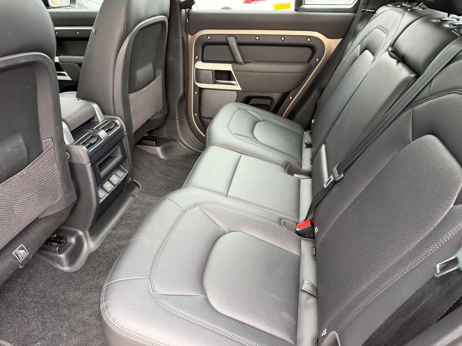 Used Land Rover Defender 110 for sale - 77683702: Photo 12