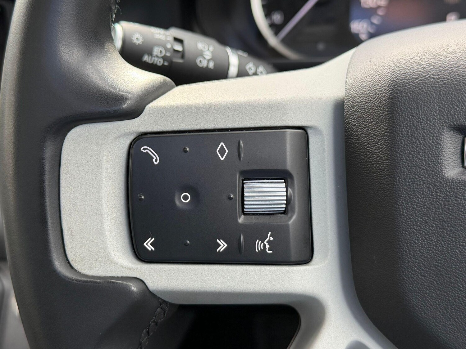 Used Land Rover Defender 110 for sale - 77683702: Photo 15